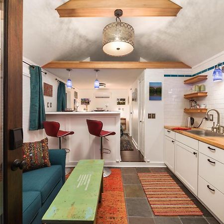 Secluded Patio Cottage Right By All The Action Portland Exterior photo